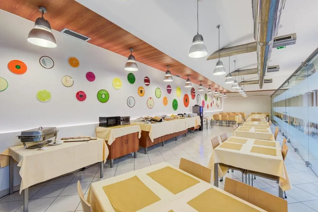Restaurant, Camplus Guest Catania, Catania