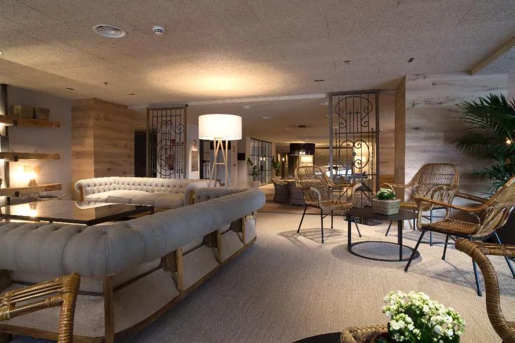 Lobby, Zenit Sevilla, Seville
