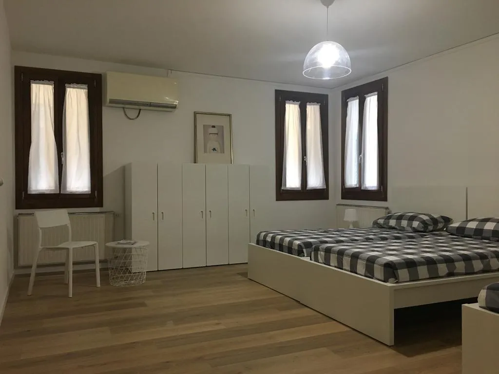 Room, Veronese, Venice