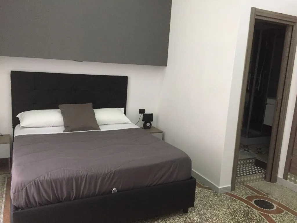 TRIPLE STANDARD Room, MB95 - Mezzocannone Luxurious Bed&Breakfast, Naples