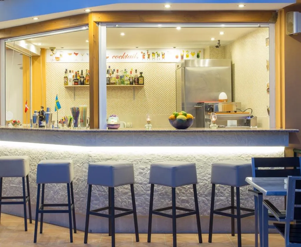 Bar, Nontas Suites, Crete