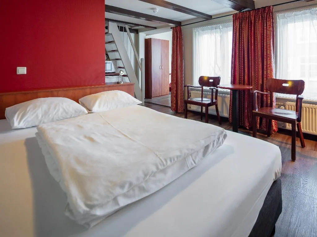 FAMILY ROOM STANDARD Room, A-train, Amsterdam