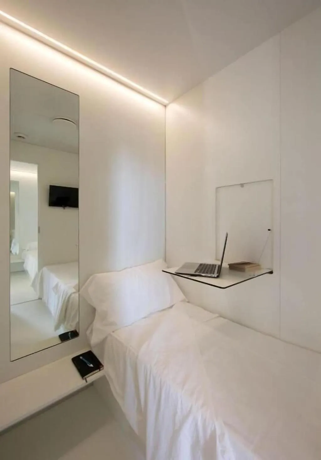Room, Bed and Boarding - Hostel, Naples