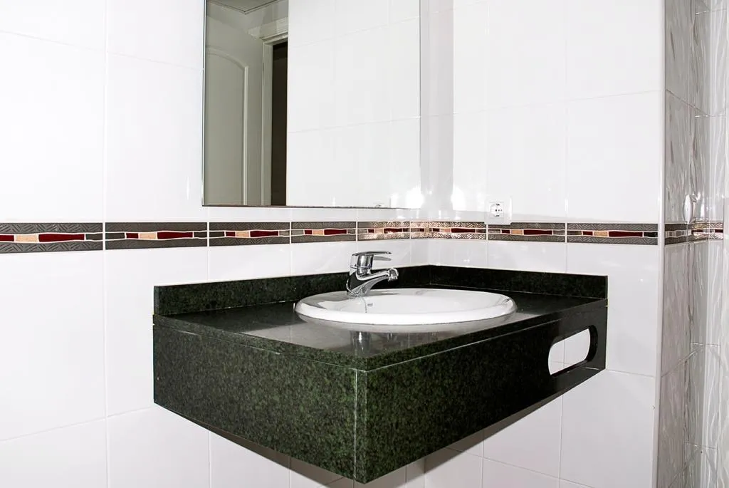 APARTMENT CAPACITY 6 TWO BEDROOMS Room, Mestral, Costa Brava