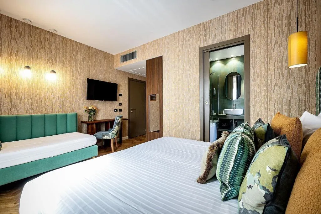 TRIPLE SUPERIOR CITY VIEW Room, Duomo Firenze, Florence