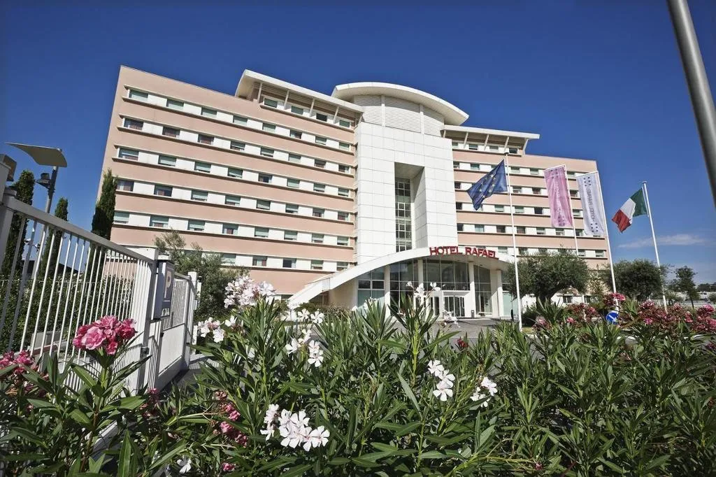 General view, Hotel Rafael, Milan