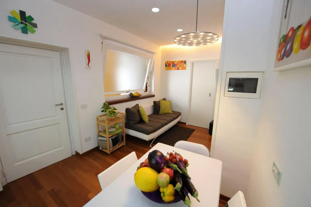 Room, Sorrento Center Suite, Naples