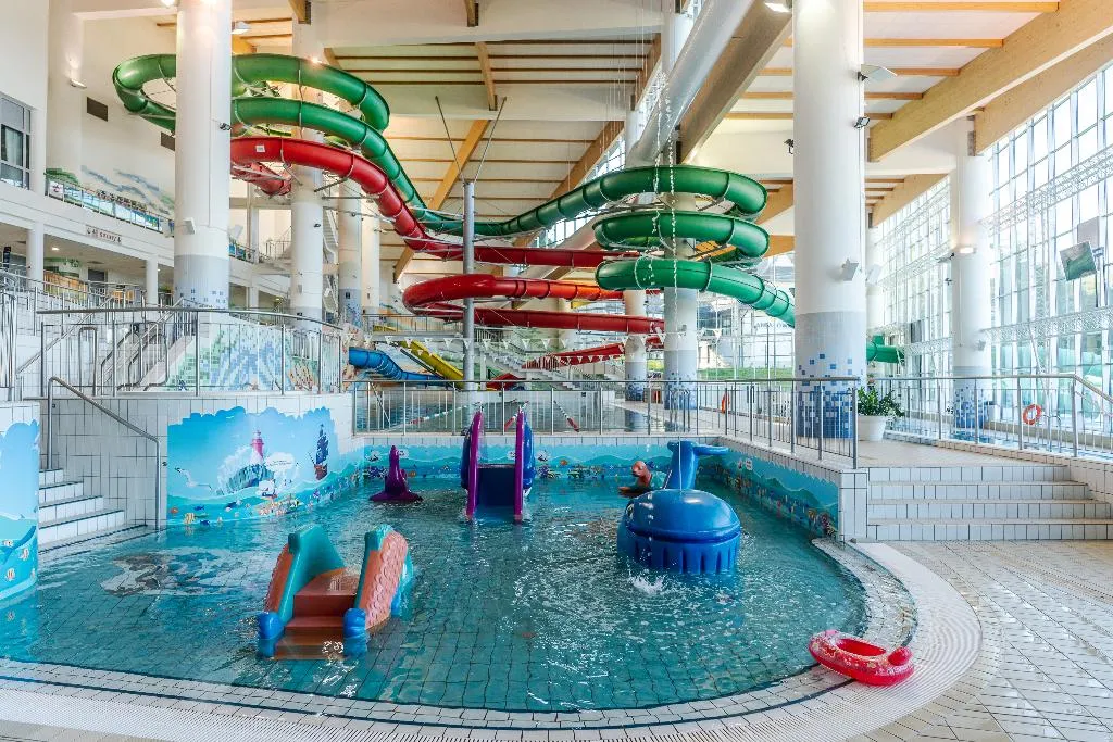 Pool, Hotel Aquarion Family & Friends - Destigo Hotels, Krakow