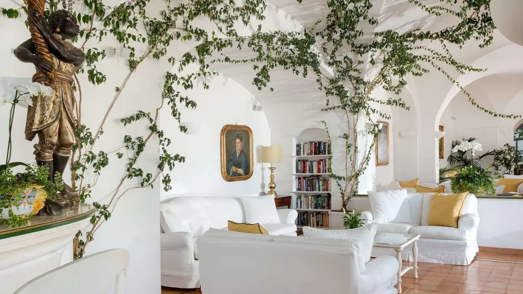 Lobby, Covo dei Saraceni, Naples