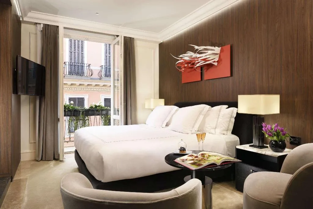 Room, The First Dolce, Rome