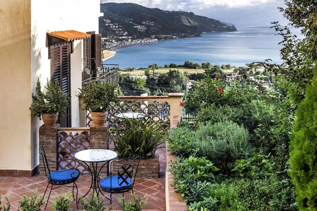 Terrace, Sirius, Taormina