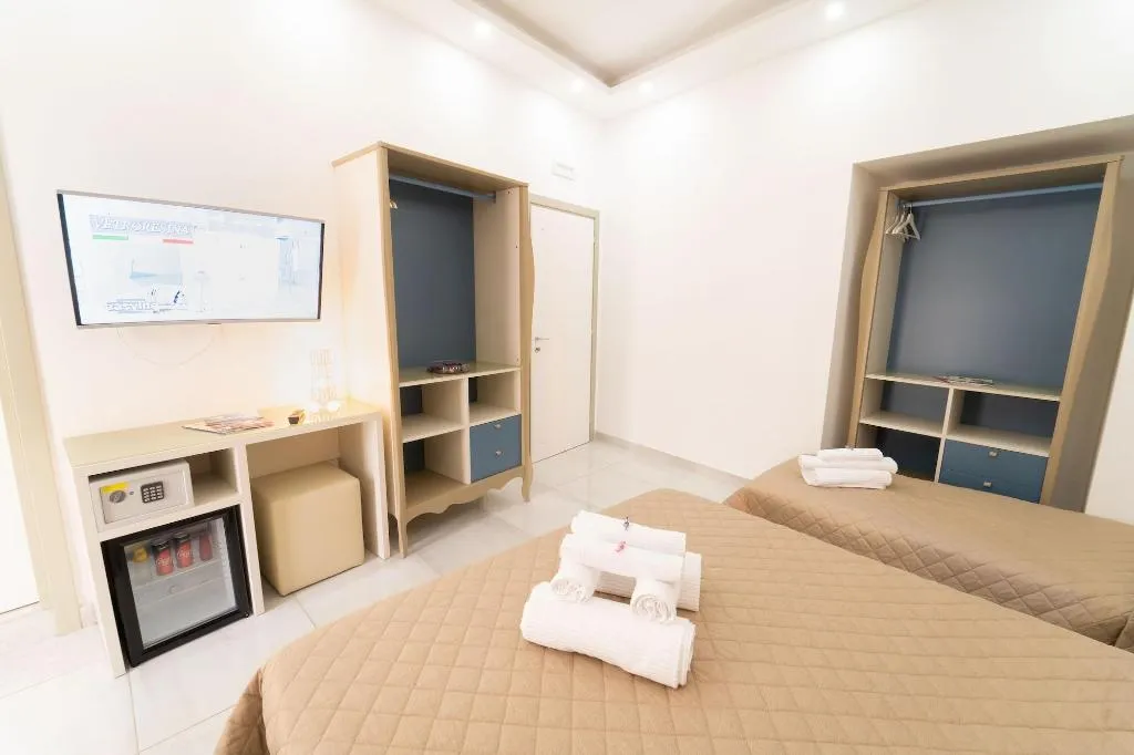 Room, Royal Art House H Duomo (Albergo diffuso), Naples