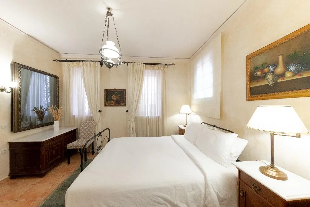 SINGLE GARDEN VIEW Room, Nafsimedon, Kalamata