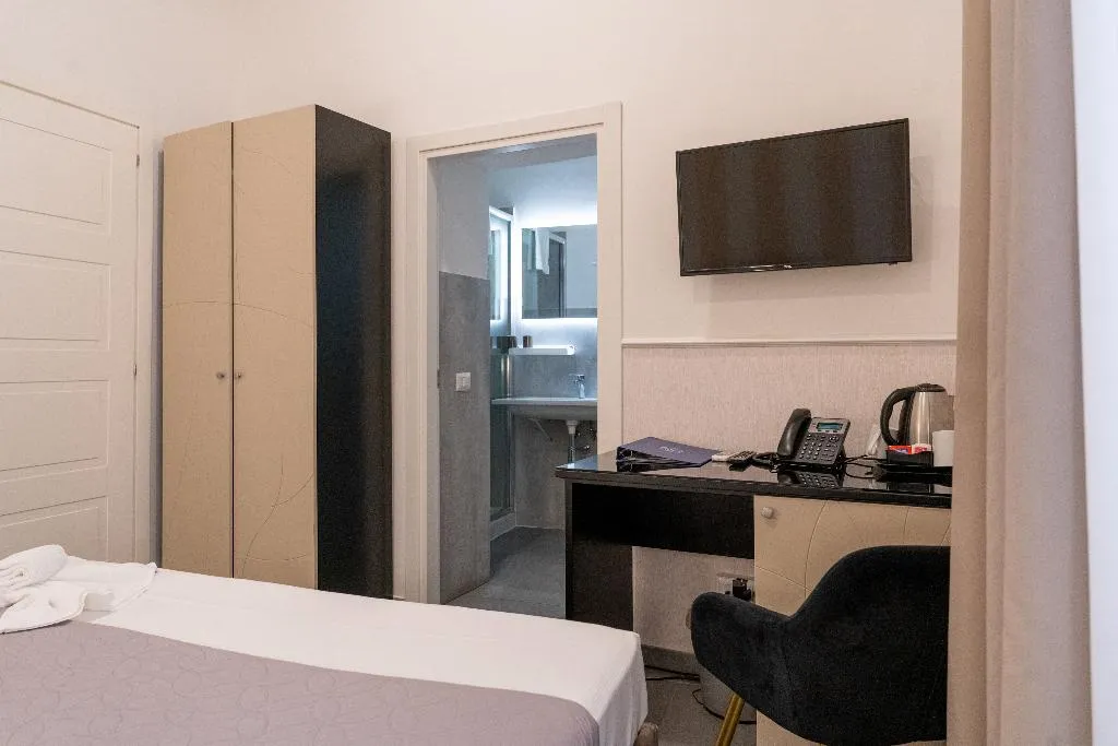 DOUBLE ECONOMY Room, Hotel San Michele, Naples