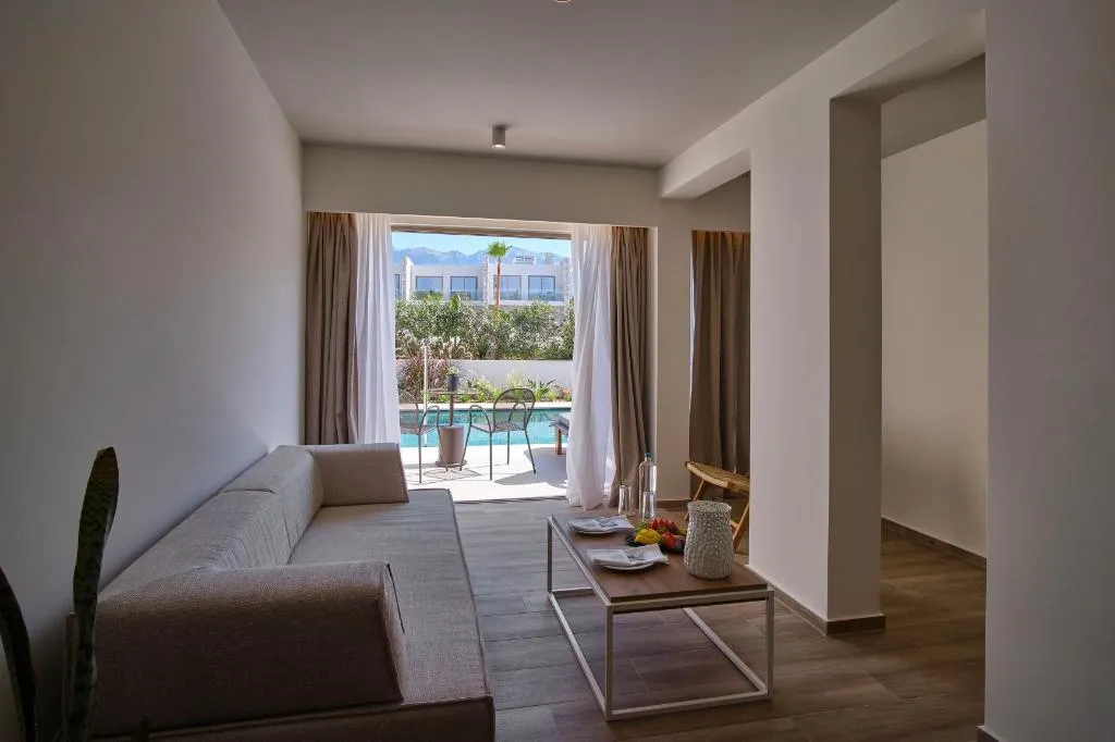 JUNIOR SUITE WITH PRIVATE POOL Room, Utopia Blu, Kos