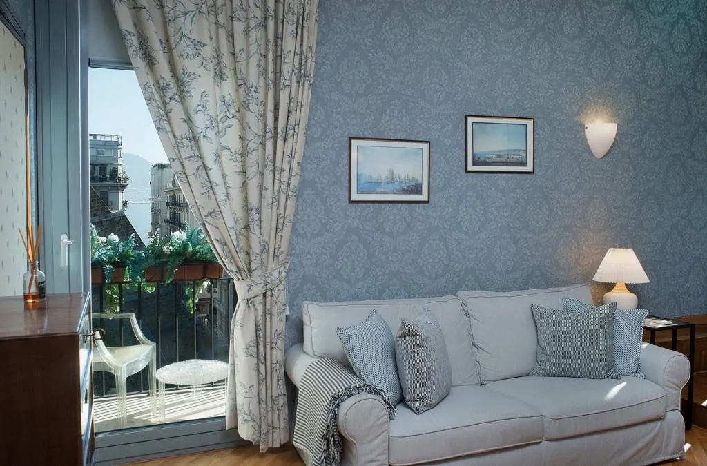 APARTMENT CAPACITY 3 Room, Residenza Echia, Naples