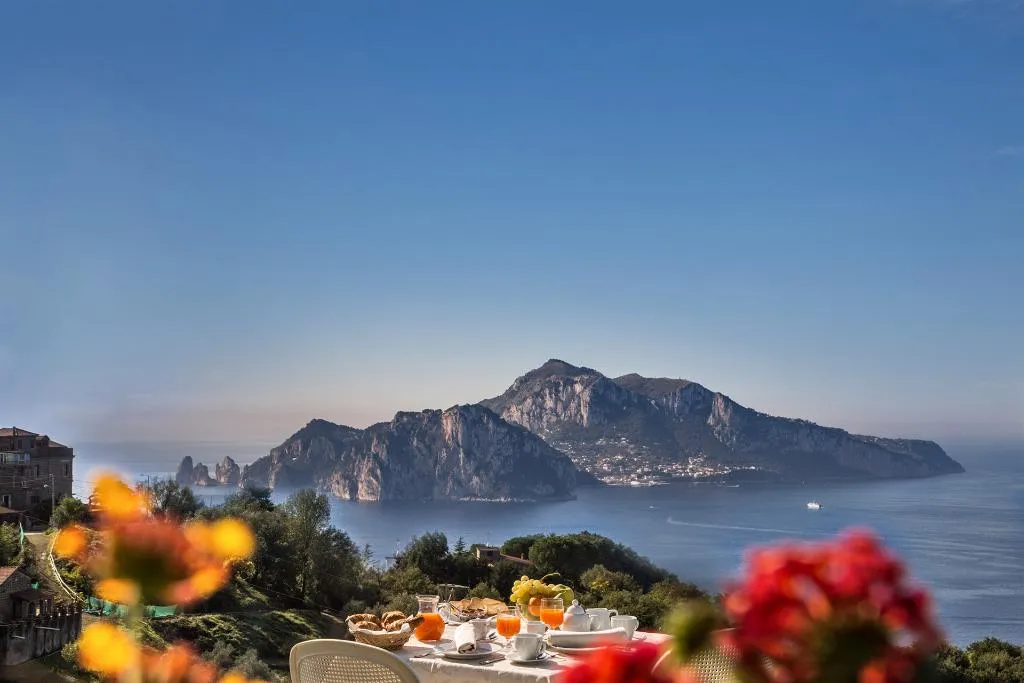 APARTMENT TWO BEDROOMS WITH VIEWS Room, Gocce Di Capri  Residence, Naples