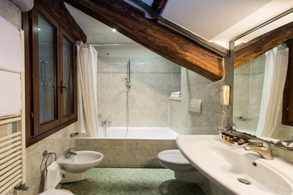 JUNIOR SUITE STANDARD Room, Palazzo Priuli Hotel, Venice