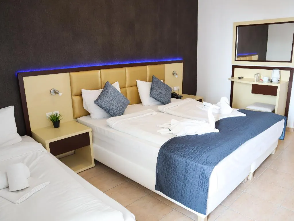 TRIPLE THREE BEDS Room, Sunset Paradise, Crete