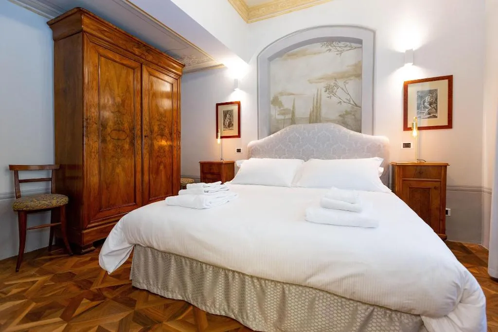 Room, Villa Tortorelli, Florence