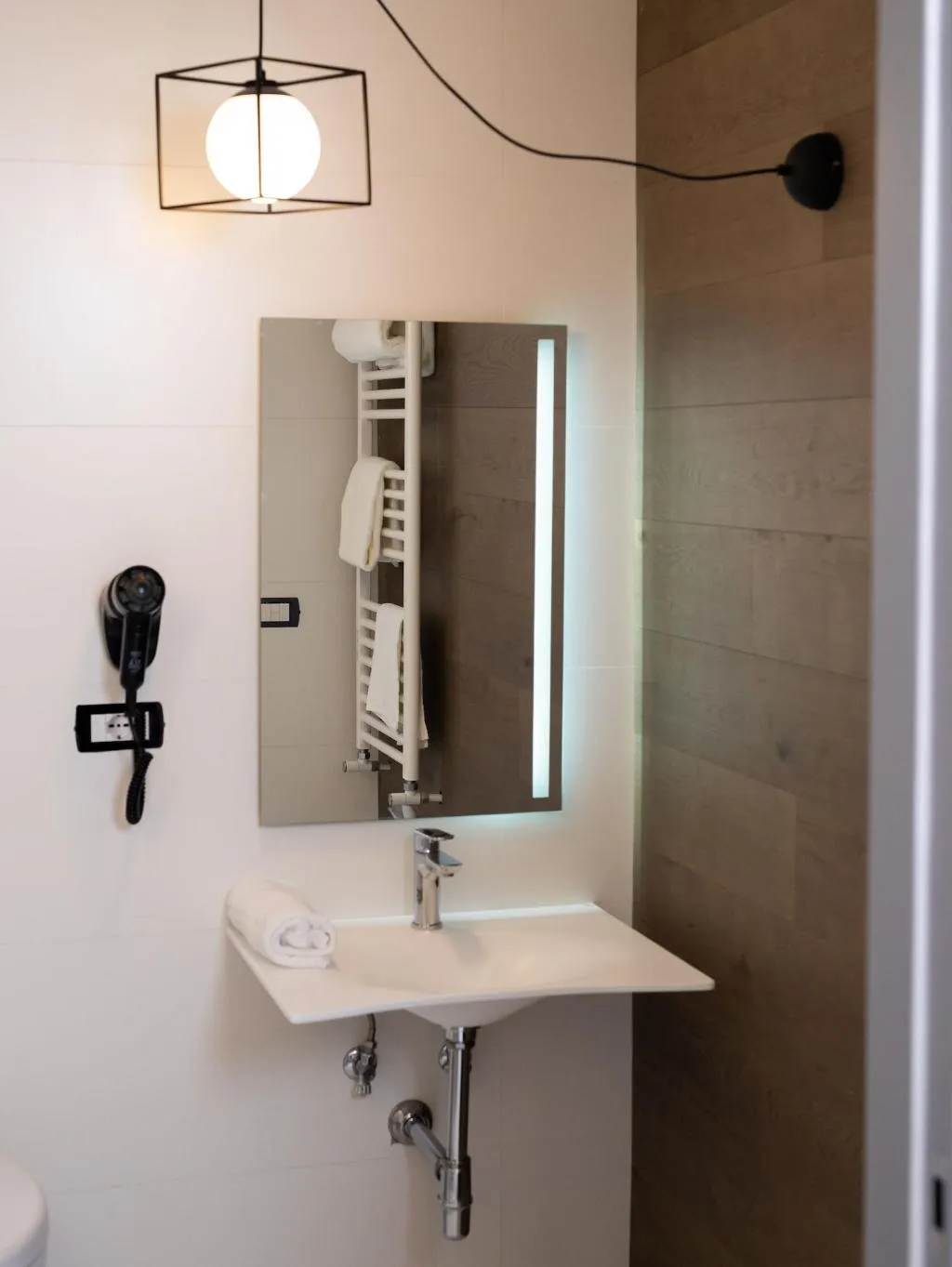 Room, Rettifilo 311, Naples