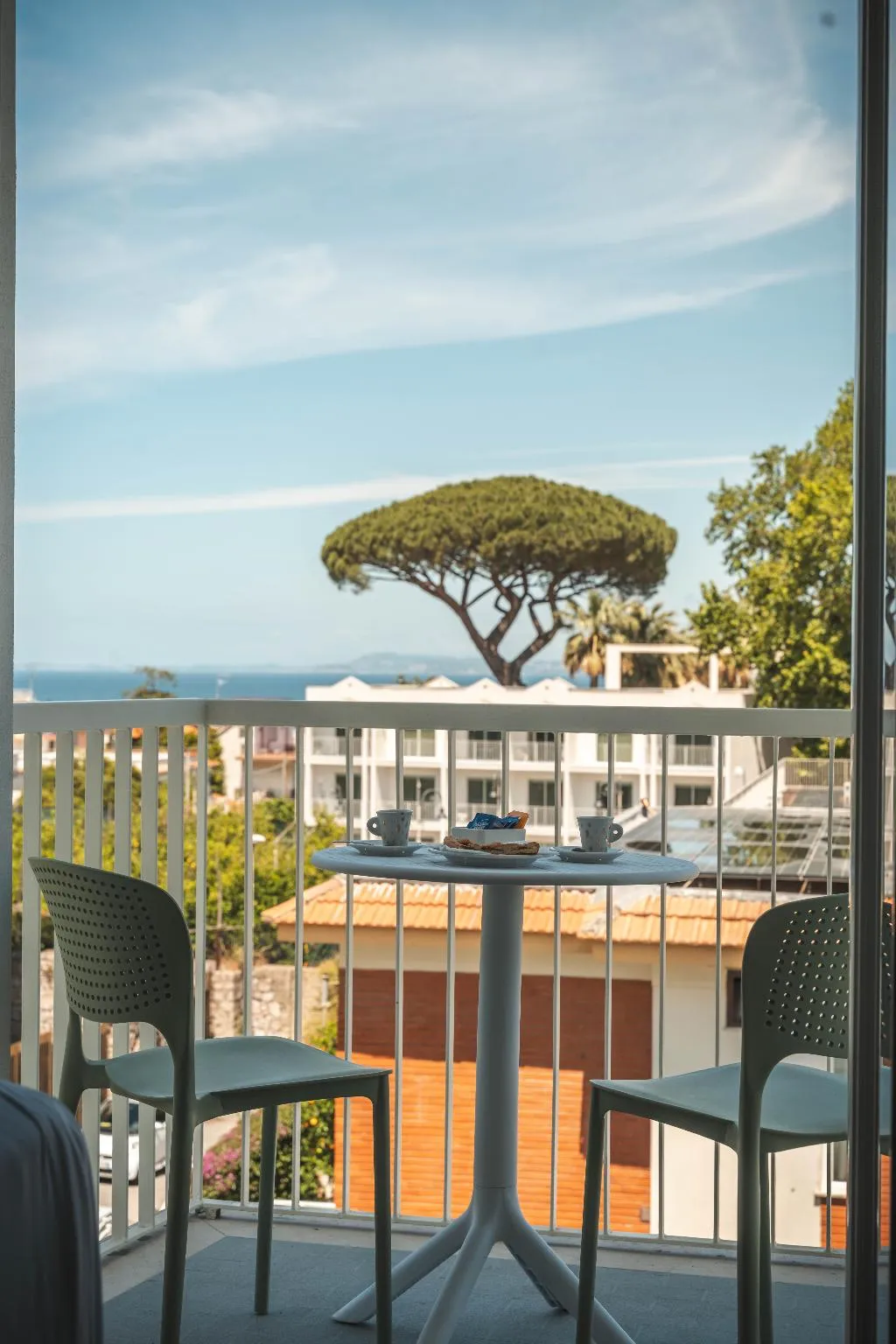 Double or Twin SIDE SEA VIEW WITH BALCONY Room, Hotel La Pergola, Naples