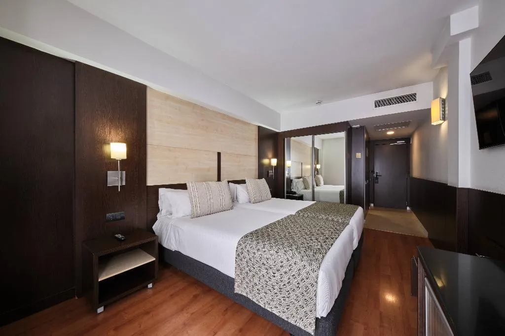 DOUBLE SINGLE USE PREMIUM Room, Catalonia Sagrada Familia, Barcelona