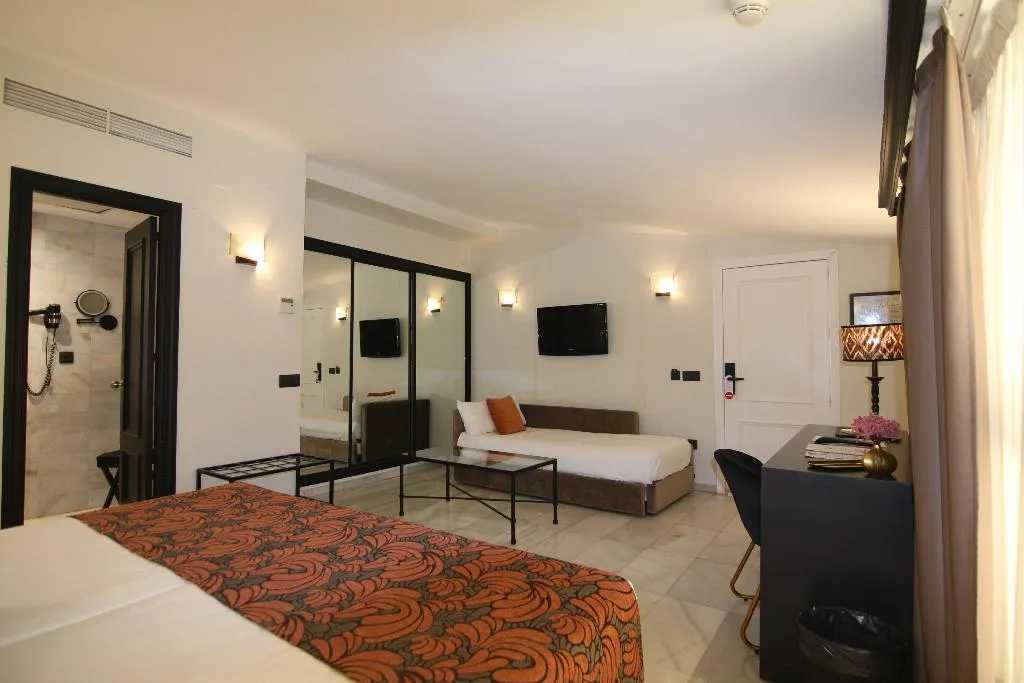 TRIPLE STANDARD Room, San Gil, Seville
