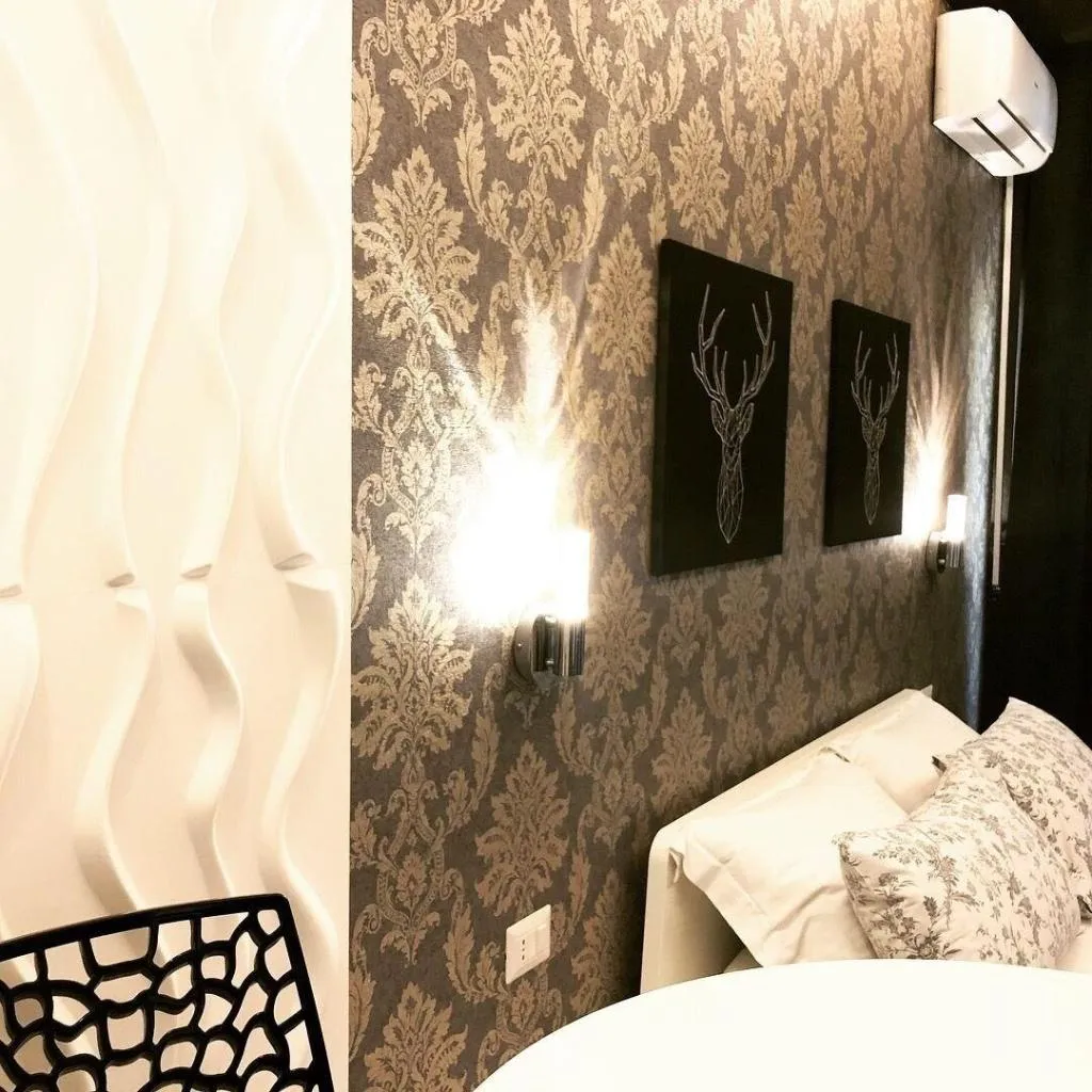 Room, Black & White G&G, Rome