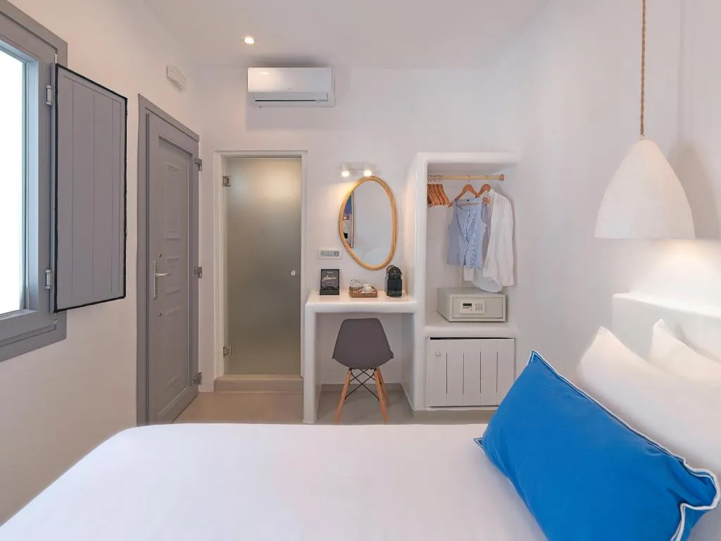 DOUBLE ECONOMY Room, Tatakis Design Hotel, Fira, Santorini