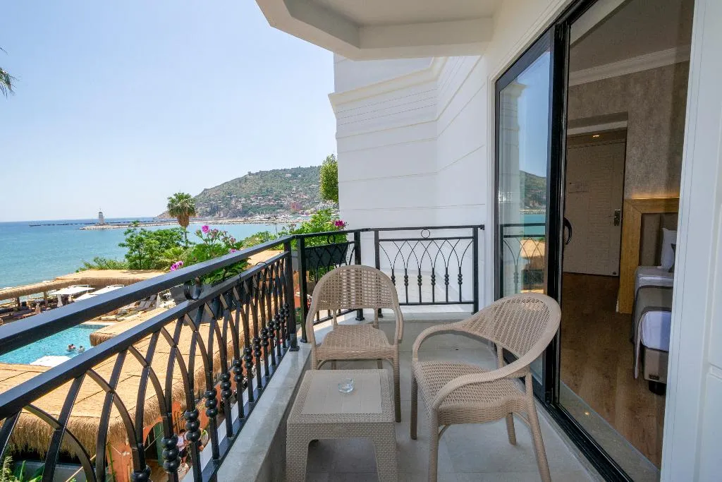 TRIPLE PREMIUM SUPERIOR Room, De Manor Boutique Adult Only +16  Age, Antalya