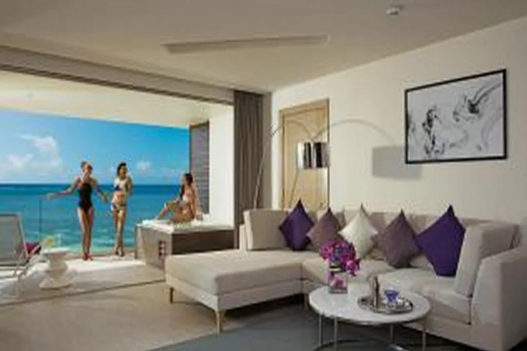 SUITE CLUB BEACH FRONT Room, Breathless Riviera Cancun Resort and Spa, Cancun Area