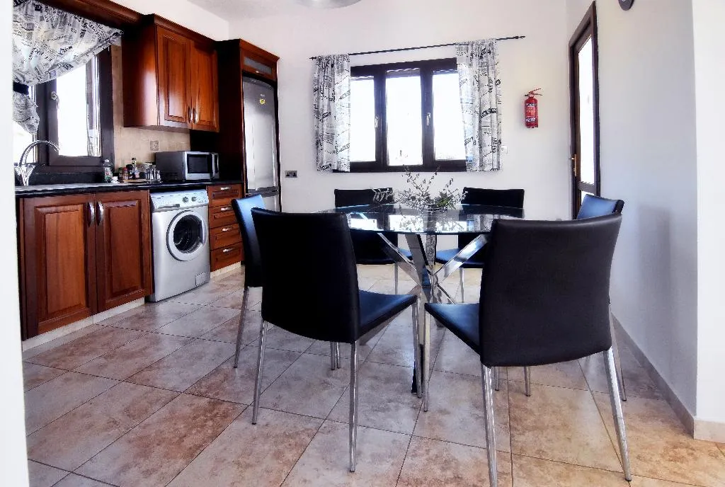 VILLA THREE BEDROOMS Room, Villa Agios Ilias, Cyprus
