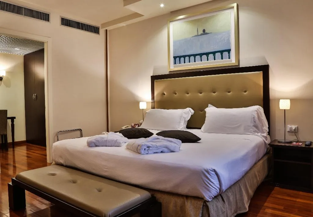 SUITE TWO DOUBLE BEDS ONE BEDROOM  Room, Crowne Plaza Venice East Quarto D'altino, Venice