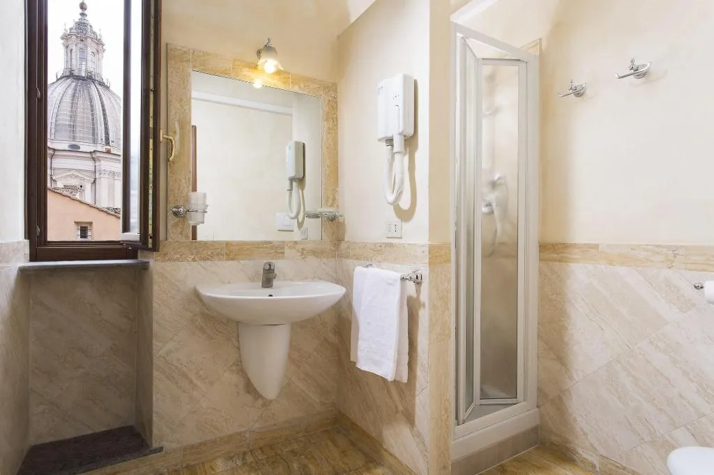 Room, Teatro Pace 33, Rome