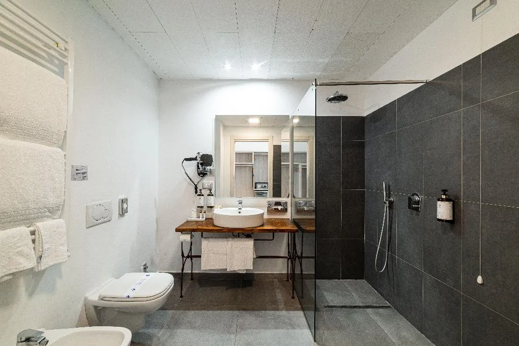 JUNIOR SUITE CAPACITY 2 Room, Phi Hotel Milano, Milan