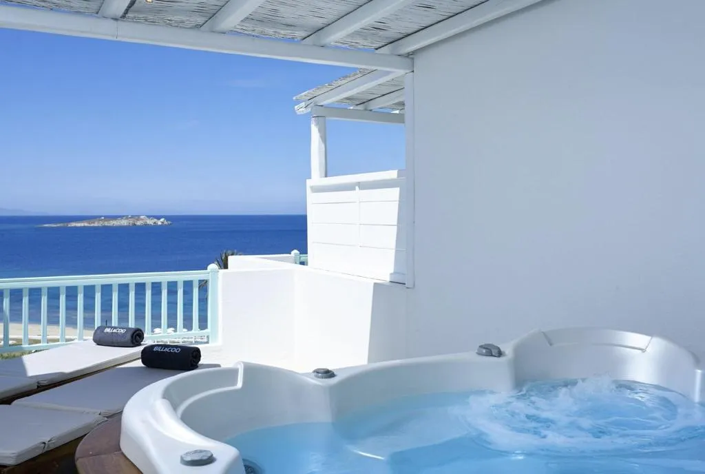 SUITE HONEYMOON Room, Bill & Coo Suites and Lounge, Mykonos