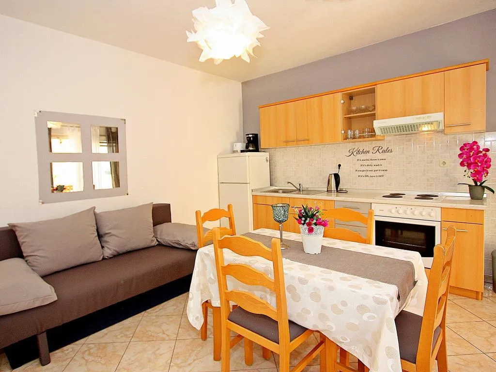 APARTMENT CAPACITY 4 Room, Apartments Maria, Split