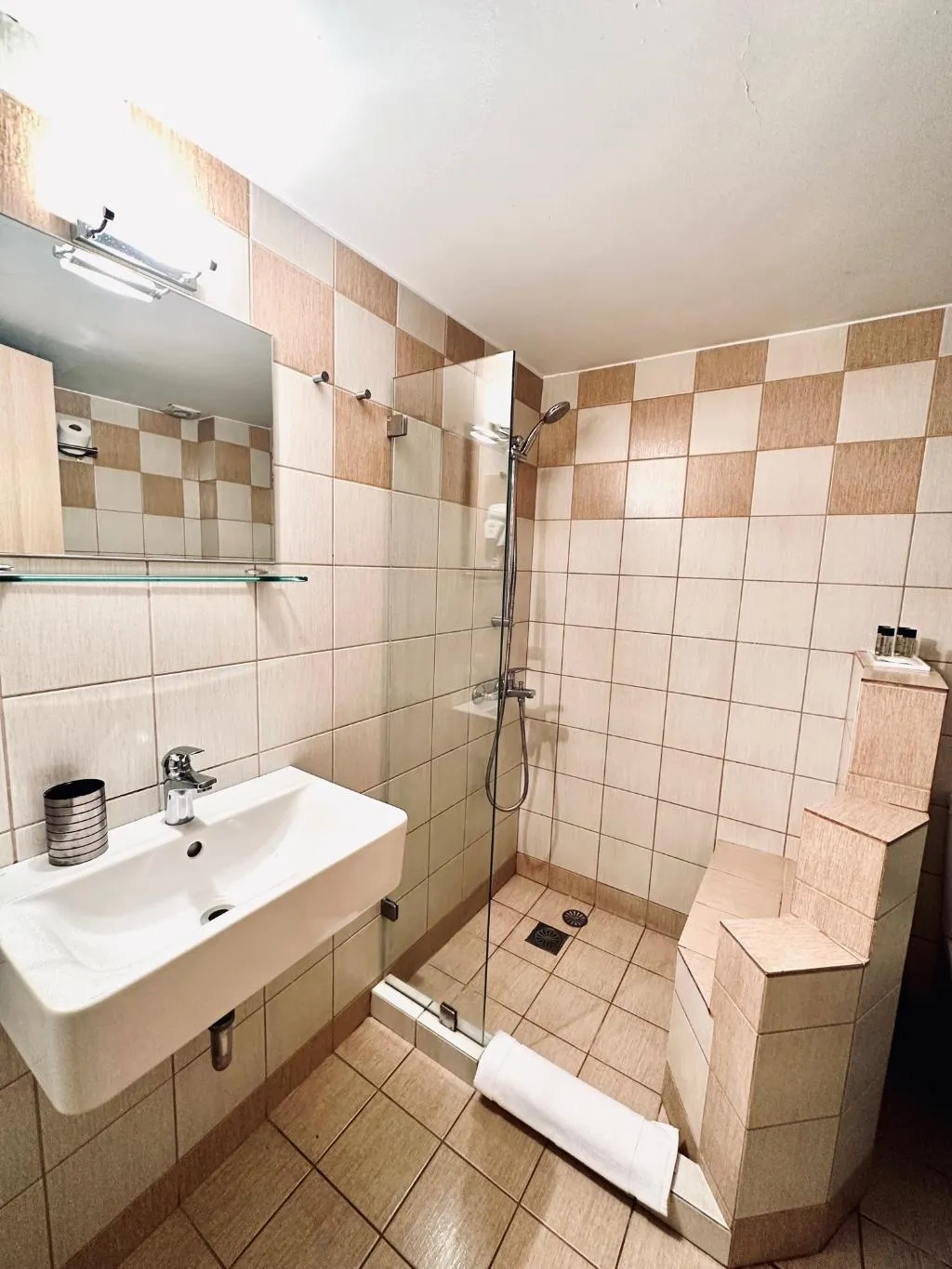 APARTMENT CAPACITY 4 Room, Mc Queen, Athens
