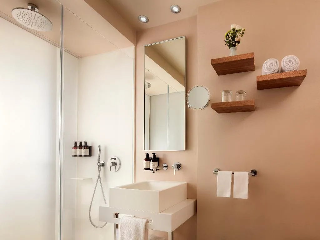 DOUBLE STANDARD Room, Avani Palazzo Moscova Milan Hotel, Milan