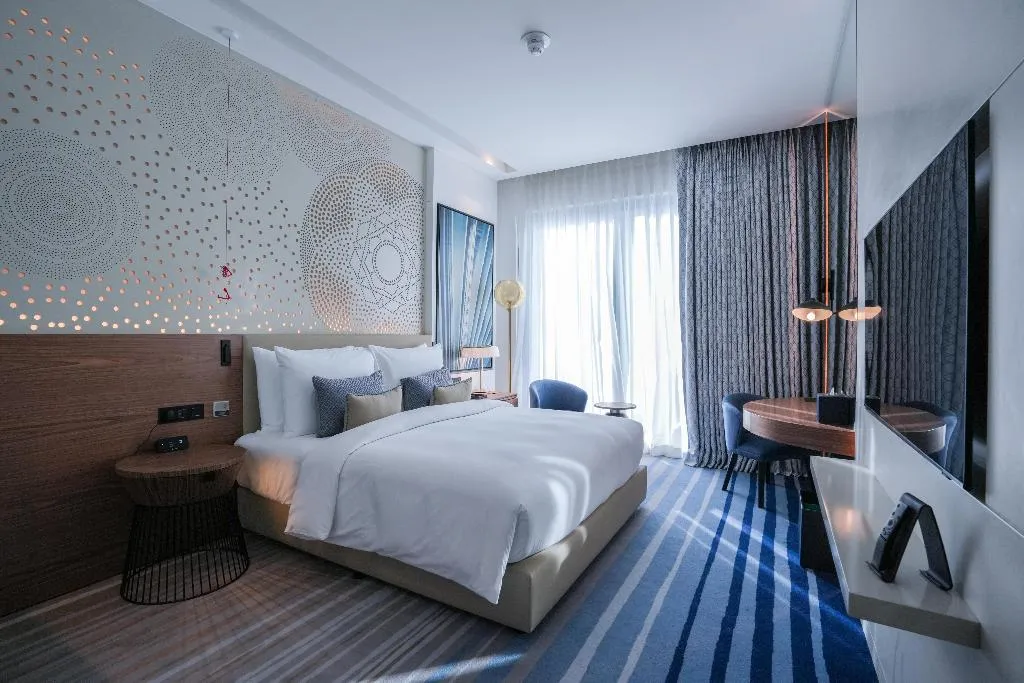 DOUBLE Accessible KING SIZE BED Room, Tumbi Ht Dubai The Palm, Tapestry Collec by Hilton, Dubai