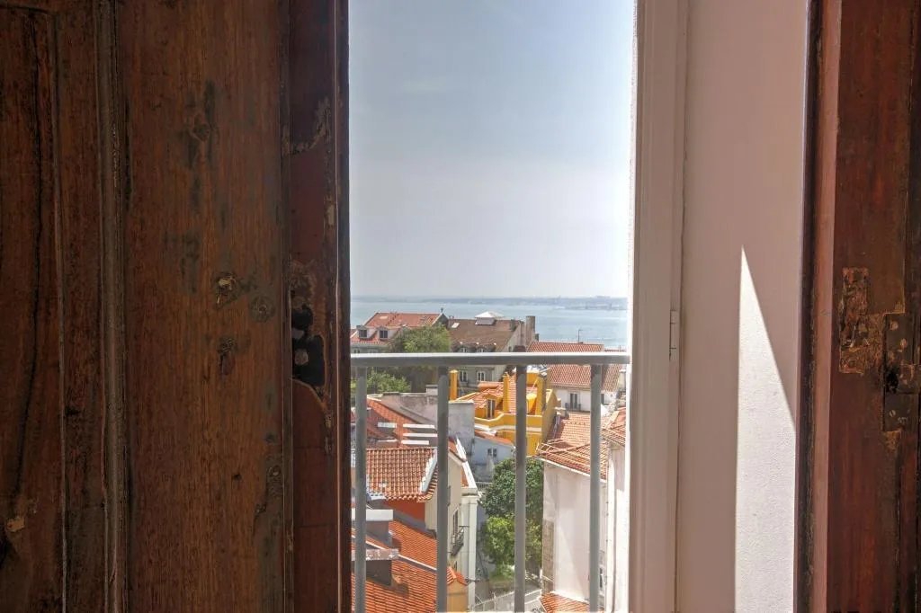 Room, Solar Dos Mouros, Lisbon