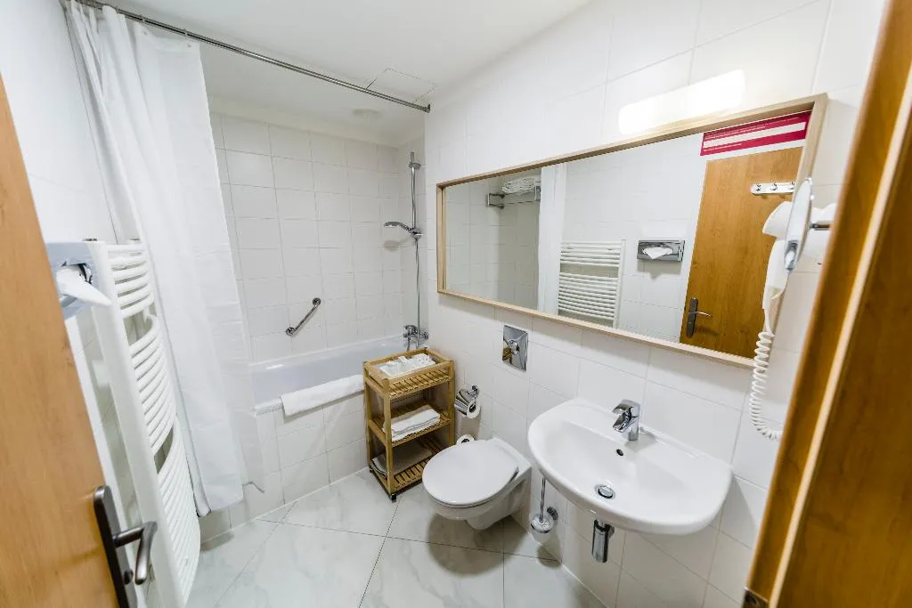 DOUBLE CITY VIEW Room, Archibald City, Prague