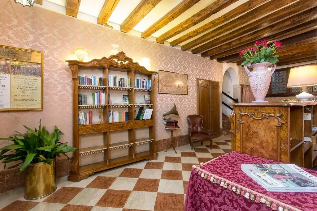 Lobby, Locanda Novo, Venice
