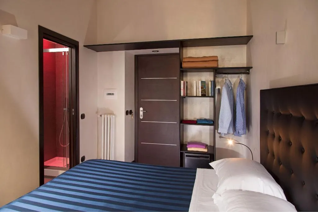 Room, Residenza Dorò, Rome