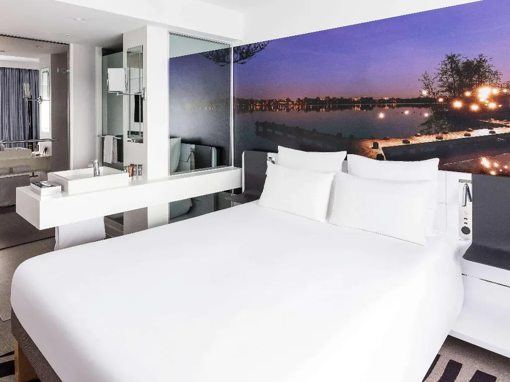 DOUBLE STANDARD Room, Novotel Amsterdam City, Amsterdam