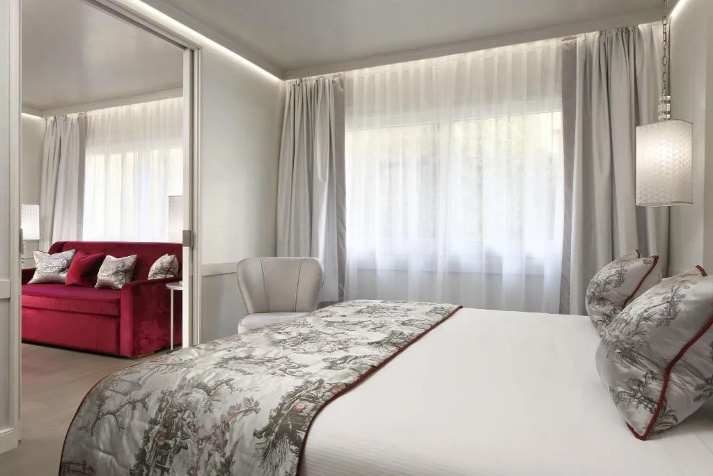 DOUBLE PREMIUM KING BED Room, Ponte Vecchio Suites & Spa, Florence
