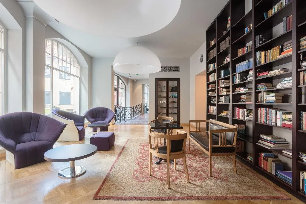 Lobby, Neiburgs, Riga
