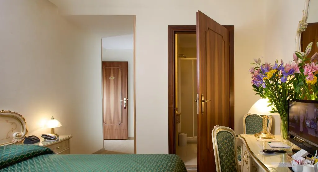 Double or Twin STANDARD Room, Commercio e Pellegrino, Venice