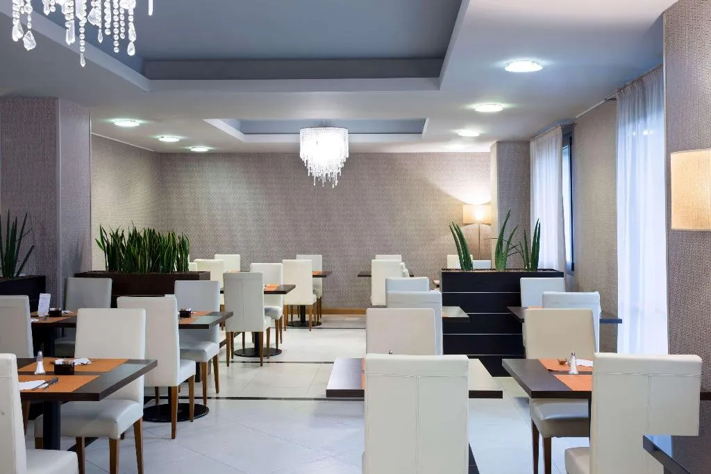 Restaurant, Dolce by Wyndham Milan Malpensa, Milan